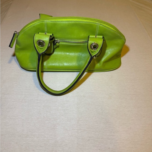 Chic Lime Green Satchel - Picture 4 of 5